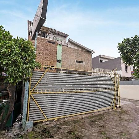 Oyo 90158 Hotel Lendosis Perintis Kemerdekaan Palembang Zewnętrze zdjęcie